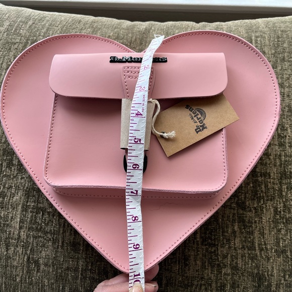 pink dr.martens heart purse - Picture 13 of 14